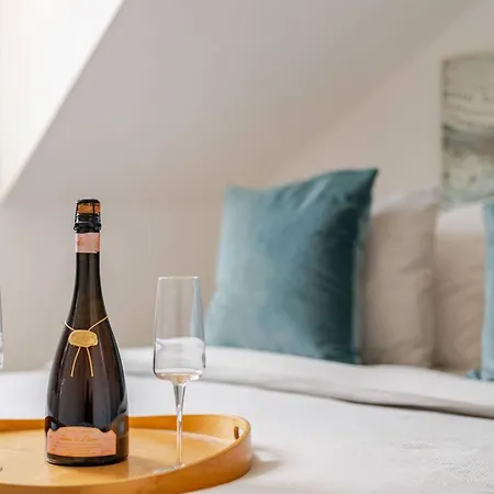 דירה Cosy Loft In The The Heart Of The *